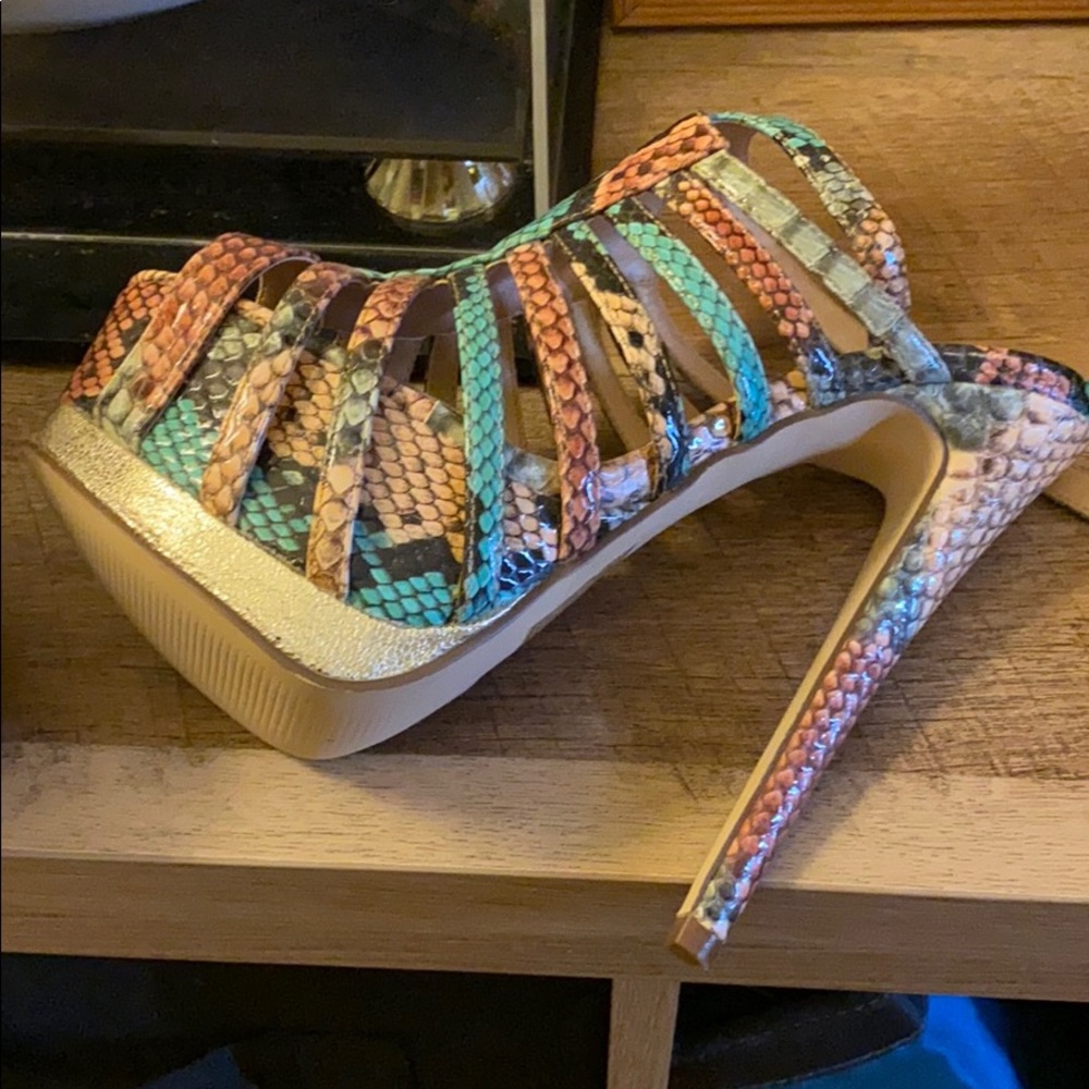 Shoes - Picture 2 of 3
